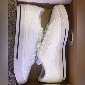Women’s Nike Court Legacy Sneakers Size 9